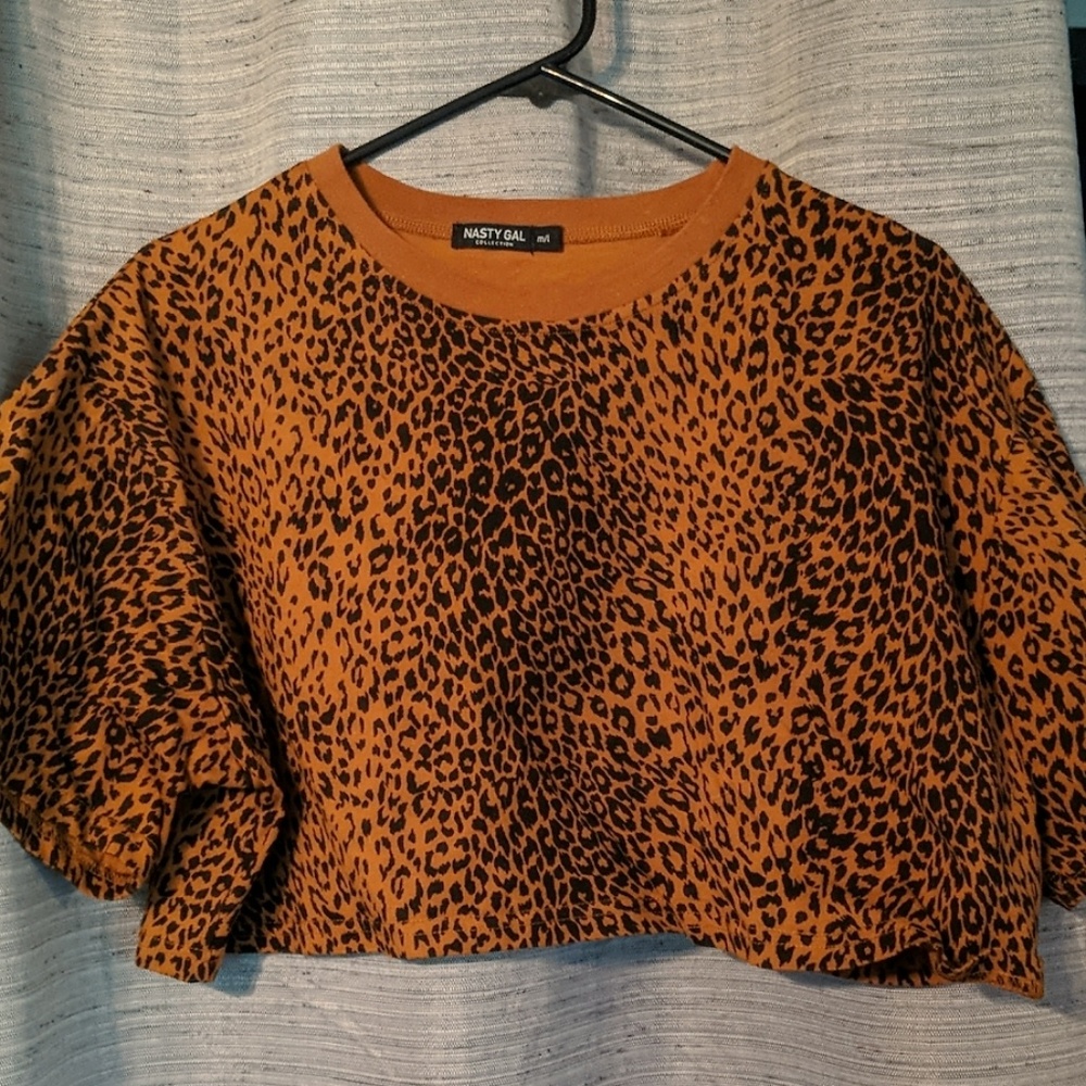 Leopard crop tee